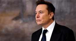 Elon Musk'tan takipleştiği kadına skandal mesaj