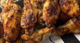 Tavada mangal tadında tavuk kanadı yapmanın yolu! İçi çok daha iyi pişiyor