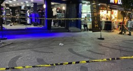 Bağcılar’da iş yerine silahlı saldırı: 5 kişi yaralandı, polis kaçan zanlının peşinde