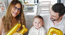 Ünlü oyuncu Ahmet Kural, ikinci kez baba oluyor:  Bebeğin cinsiyetini  galada açıkladı