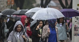 Meteoroloji'den İstanbul dahil birçok il için uyarı: Sarı kod verildi; kuvvetli sağanak ve fırtınaya dikkat!