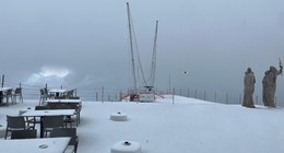 Turizmin kalbi Antalya'da yaza girerken kar sürprizi! Lapa lapa yağdı. Şaşkına çeviren görüntüler