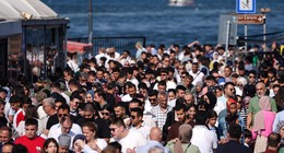 İğne atsan yere düşmez deyimi gerçek oldu! İstanbullular Tarihi Yarımada'ya akın etti