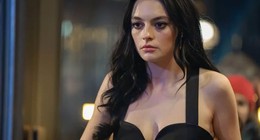 Melis Sezen kısa taytıyla poz verdi! Sosyal medyada gündem oldu