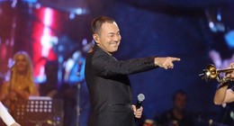 Serdar Ortaç MS hastalığını aştı: Yıllar sonra ilk kez tek başına sahneye çıktı!