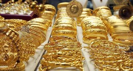 İran-İsrail gerilimi piyasayı salladı! Altın fiyatları rekor seviyede! Gram altın 4. 419.58 TL ile tarihi zirveyi gördü.  İşte 14 Haziran 2025 güncel altın fiyatları