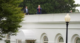 Trump'tan ilginç aktivite! Yaptığı merak uyandırdı…"Sayın başkan orada ne yapıyorsunuz?"