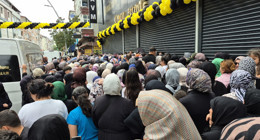 Kepenkleri yumrukladılar, yuhaladılar, neredeyse ezildiler! Ancak hiçbir şey onları yıldırmadı… Mağaza açılışında görülmeyen 'indirim' izdihamı!