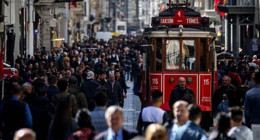 Tarihte bir ilk! Türkiye nüfusu yaşlanıyor: Genç ve çocuk nüfusunda alarm
