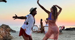 Sinem Kobal bikinisiyle poz verdi! Sosyal medyayı salladı