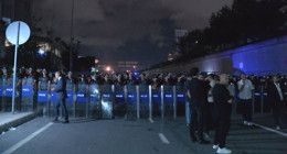 CHP İstanbul İl Binasında neler oluyor?  Binaya giriş ve çıkışlar geçici durduruldu... tv100 Muhabiri sıcak gelişmeleri aktardı
