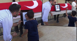 Polis babaya yürek burkan veda!