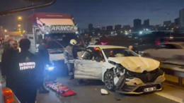 Bağcılar'da zincirleme kaza! 3 şerit kapandı, yaralılar var