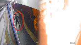 Markette korku dolu anlar! Patlayıcı madde attılar