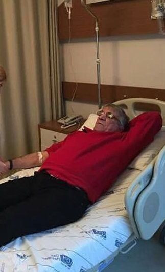 Ünlü oyuncu hastaneye kaldırıldı!