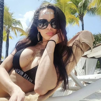 Alıkoydukları kadınlarla cinsel içerikli film çektiler. Ünlü ismin fuhuş çetesi çökertildi. 'Tate'in melekleri' lakabıyla tanınan iki genç kadın şebekenin eline düşen kadınları zorla cinsel içerikli filmlerde oynattı - Resim : 4