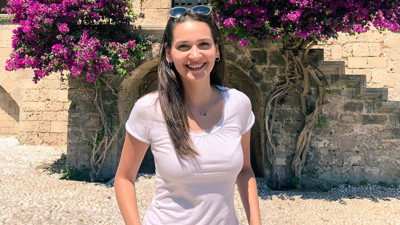 Ünlü oyuncunun kapısına not: Bohçanı topla