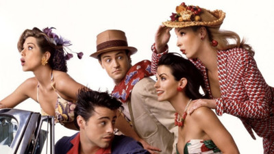 Jennifer Aniston paylaştı sosyal medya yıkıldı! Friends bu kez gerçekten dönüyor!