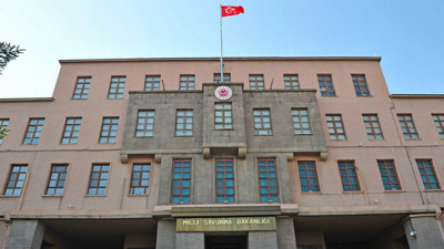 'Üç generalin dilekçe verdiğini öğrendim' diyen Saygı Öztürk, istifaların nedenini açıkladı: Generaller Suriye'de şehit verilmesinden rahatsız