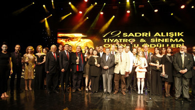 Çolpan İlhan Sadri Alışık Tiyatrosu 25 yıldır ilk kez perde açmadı