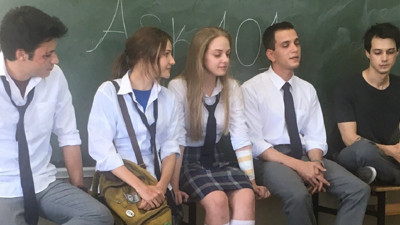 Yeni Akit 'sapkın dizi' diye hedef göstermişti...