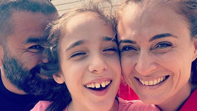 Ceyda Düvenci kızına teşekkür etti