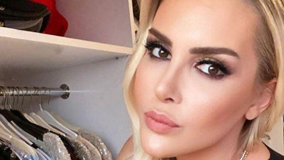 Çenesini eriten Selin Ciğerci'den bikinili şov! Bikinili videosunu yayınlayan Selin Ciğerci'ye Gökhan Çıra'dan yorum: Saçından ayağına kadar benim