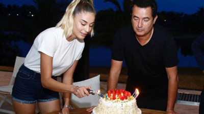 Acun Ilıcalı ve Çağla Altunkaya Çeşme’de tatilde