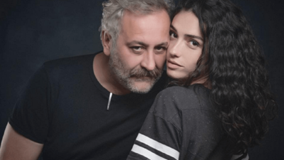 Hazar Ergüçlü ile Onur Ünlü'den şaşırtan paylaşım