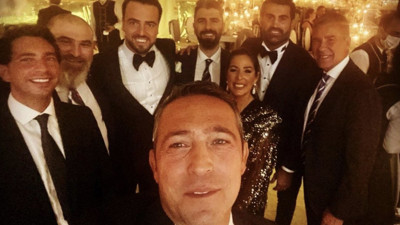 Ali Koç'tan düğün selfiesi