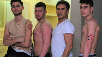 Türkücü İzzet Yıldızhan, otelinde görev yapan oğullarının işine son verdi