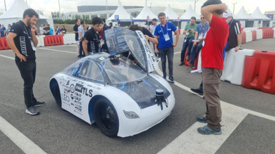 Yanan garajdan kurtardılar, otonom araç yaptılar