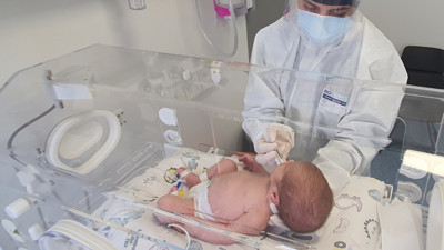 Aşısız gebelerde ölümler üç kat arttı; negatif bebekler ise aşısız aile üyelerinden koronavirüs kaptı