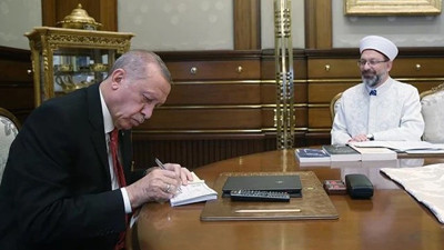 Resmi Gazete'de yayımlandı! Diyanet İşleri Başkanlığına yeniden Prof. Dr. Ali Erbaş atandı