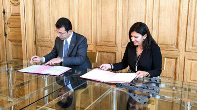 Paris Belediye Başkanı Hidalgo'dan İmamoğluna teşekkür mesajı: Bana ilham veriyorsun!