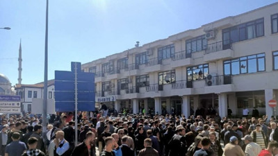 Arazileri ellerinden alınmak isteyen köylüler belediyeyi protesto etti: 2 köylü tutuklandı!