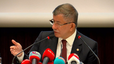 6'lı masadaki bakanlık dağılımı Ahmet Davutoğlu açıkladı! Davutoğlu: Cumhurbaşkanı mutabakata uymazsa kriz çıkar!