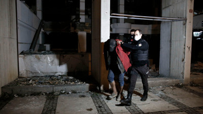 Beyoğlu'nda Reza Zarrab'ın el konulan binasına dadanan hırsızlara akşam baskını