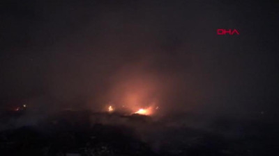 Antalya'nın Manavgat ilçesi Kızılot Mahallesi'nde henüz belirlenemeyen nedenden dolayı sazlık alanda yangın çıktı