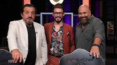 Mehmet Yalçınkaya son noktayı koydu! MasterChef Türkiye jürisinden ayrılıyor mu? Ünlü şef Mehmet Yalçınkaya, MasterChef Türkiye yarışmasından ayrılacağı iddiasına ilk kez yanıt verdi