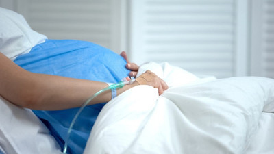 Doktorların uyarılarına rağmen aşı olmayan gebe yoğun bakımda!