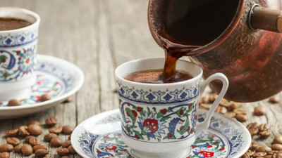Türk kahvesinin gizemi çözüldü. Türkiye'de kadınlar Türk kahvesini daha çok tüketiyor. Kadınların Türk kahvesini tüketme sebebi ise çok ilginç