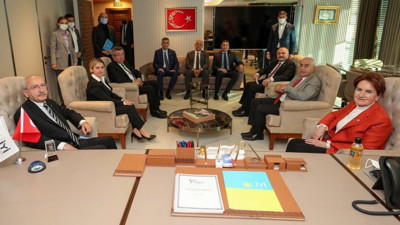 Kılıçdaroğlu - Akşener görüşmesinde dikkat çeken ayrıntı! Akşener'in masasındaki anket...