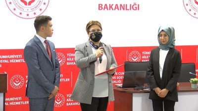 Dünya Çocuk Hakları Günü kapsamında  '22'nci Ulusal Çocuk Forumu' kapanış toplantısında sonuç bildirgesi Bakan Derya Yanık'a teslim edildi