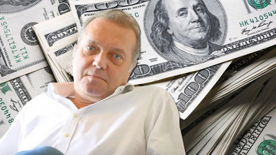 Dolar kurunun 10-15 lirayı aşacağını aylar öncesinden açıklayan Cem Uzan yeni açıklamalarda bulundu... Yeni dönemde dolar ne kadar olacak? Cem Uzan'dan bomba 'takas' iddiası... Cem Uzan'dan korkutan 'dolar' tahmini