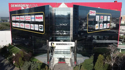 Demirören Medya'dan çok konuşulacak yılbaşı çekilişi! Çalışanlar arasında gündem oldu. Kazanacak 11 kişiye 400 liralık A101 çeki verilecek.