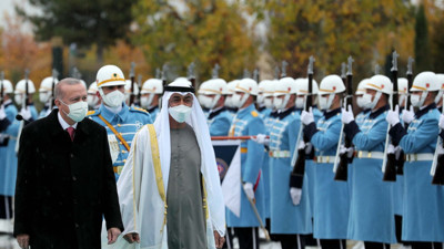 Türkiye ile BAE arasında Türkiye'ye doğrudan yatırımları içeren anlaşmalar imzalandı...  İmzanın ardından "10 milyar dolarlık bir fon" açıklaması geldi