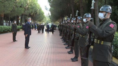 Milli Savunma Bakanı Hulusi Akar Ege Ordu Komutanlığı'nda