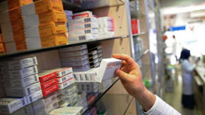 İlaç krizi: Bakanlık, sorumluluğu eczacılara attı