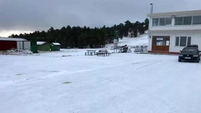 Burdur'un Yeşilova ilçesindeki Salda Kayak Merkezi'ne mevsimin ilk karı yağdı
